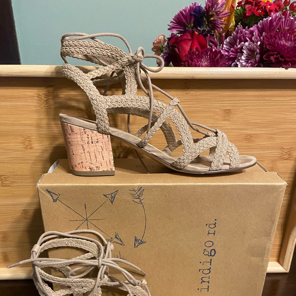 Block heel natural light color